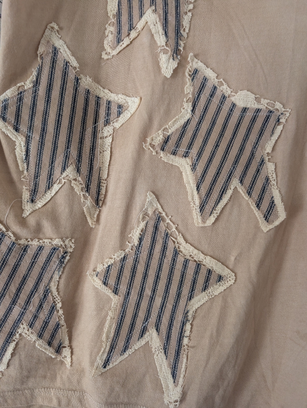 Upcycled tee shirt w  lace & fabric stars, tea dyed tee, HANDMADE ITEM - Picture 4 of 5